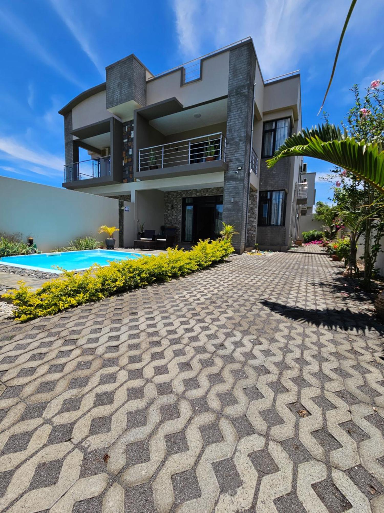 Villa Aahana - Flic En Flac Exterior photo
